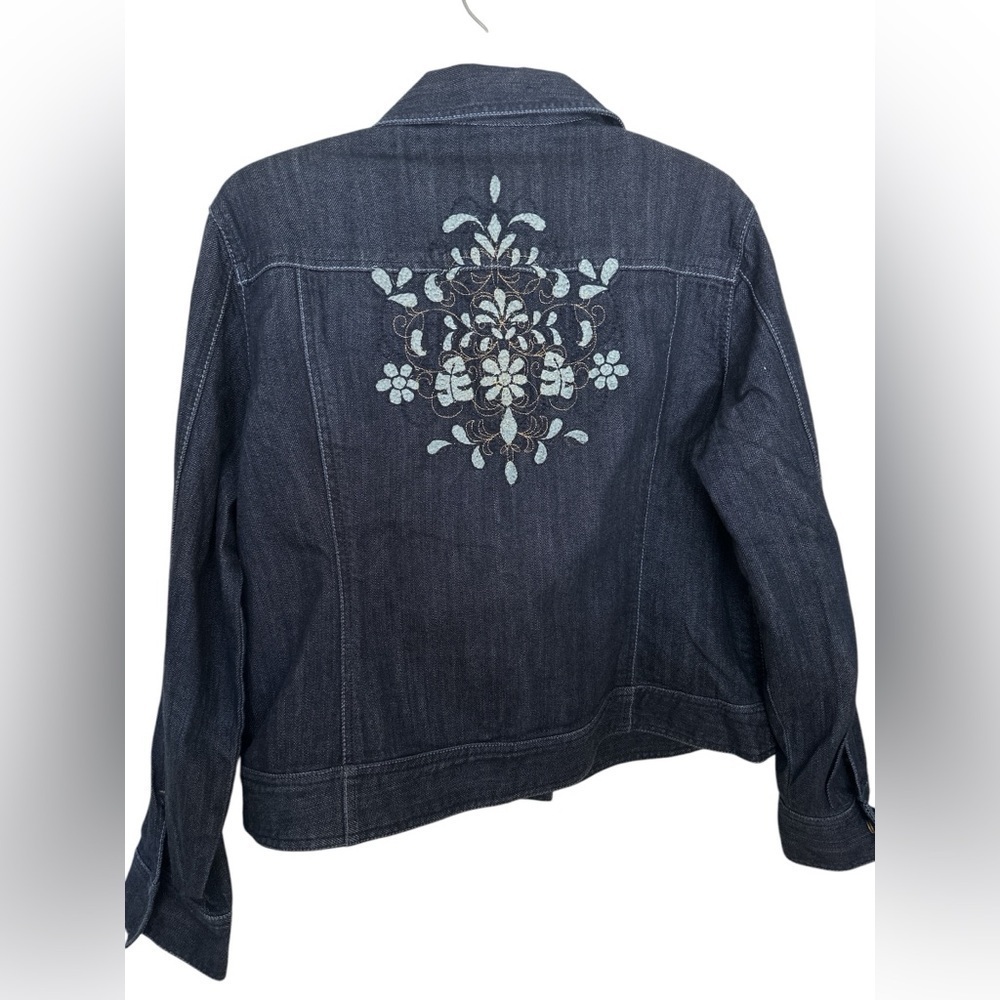 Chicos Platinum dark wash floral embroidered Denim Jacket NWOT